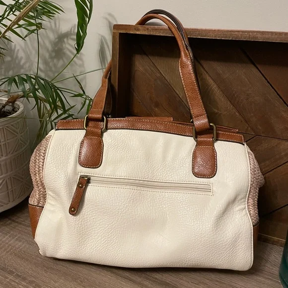 BOC White pebbled leather accented with light brown leather - Picture 2 of 13